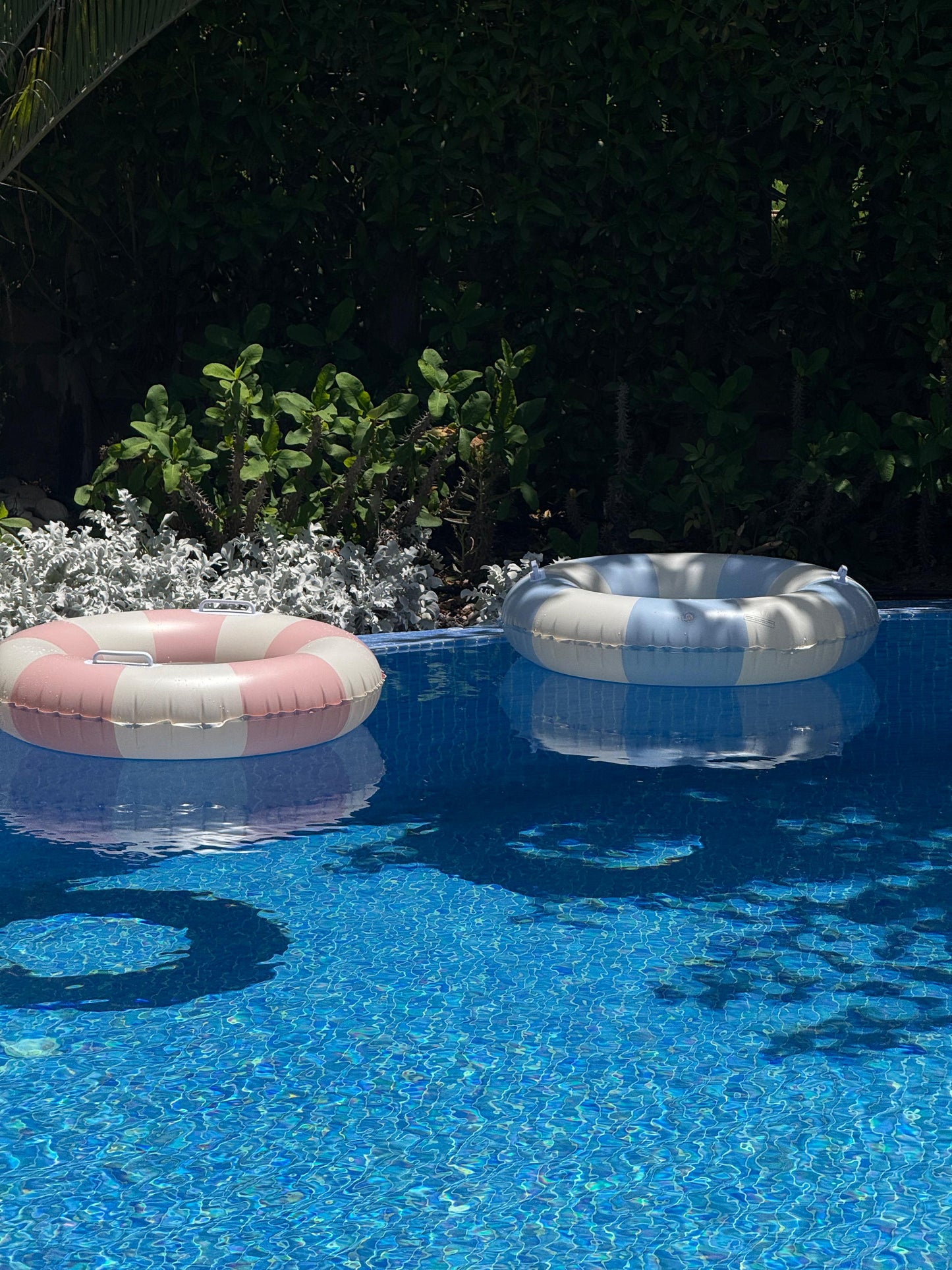 FLOJO Inflatable Pool Ring – 85cm